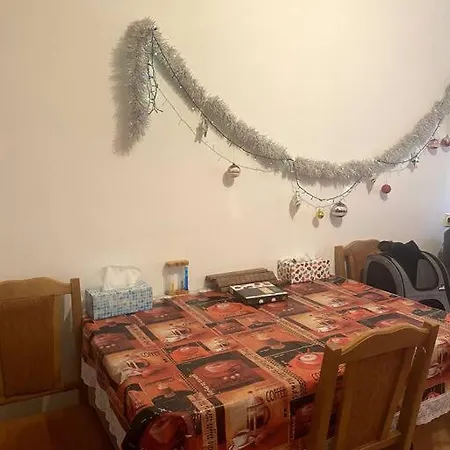Cozy Two-bedroom Apartment